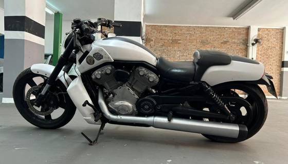 HARLEY-DAVIDSON V-ROD MUSCLE HARLEY-DAVIDSON V-ROD MUSCLE